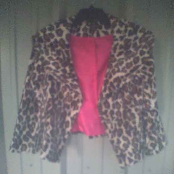 Women's Pierre Cardin Leopard Cheetah Animal Print Cropped Jacket Size 6 - Picture 1 of 6